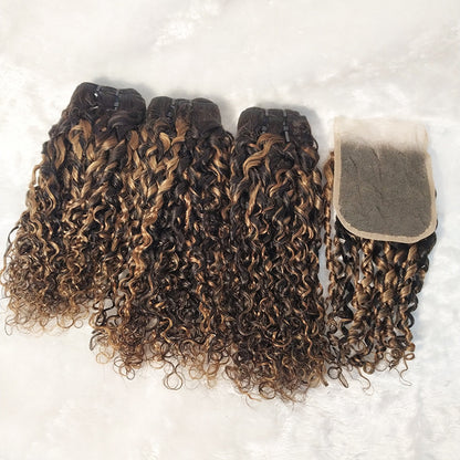 Cabello Corto con Rizos Definidos y Efecto Iluminado